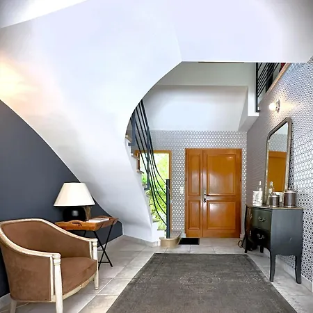 La Céleste-villa Standing Avec Piscine Et Jardin Villa