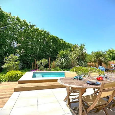 La Celeste-villa Standing Avec Piscine Et Jardin